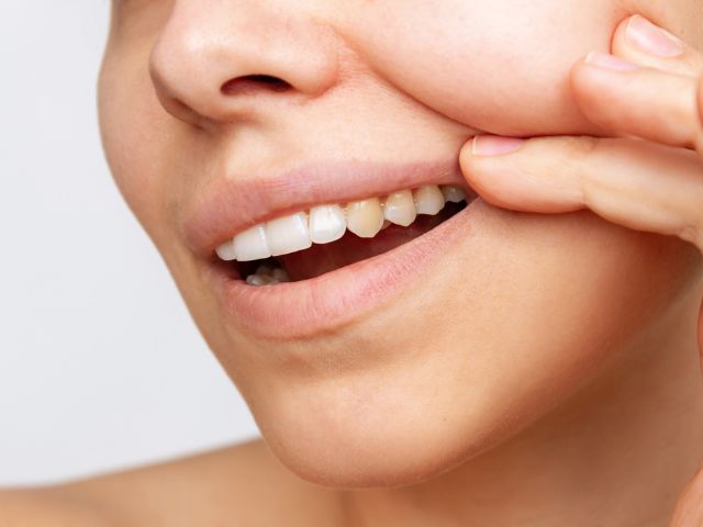 美白牙齒方法｜牙齒黃原因？9個牙齒美白方法+牙齒護理產品推薦